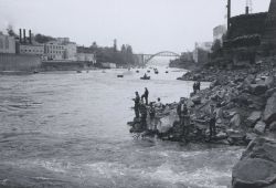 Looking downstream towards Oregon City Bridge Image