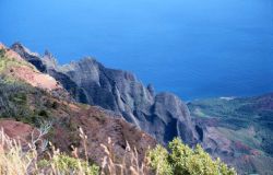 A knife-edge ridge on Kauai on the Na Pali coast. Image