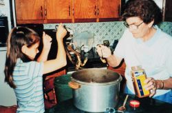 Preparing Maryland Blue Crabs for the dinner table Image