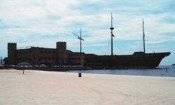 Gambling casinos have been built along the beach at Biloxi Image