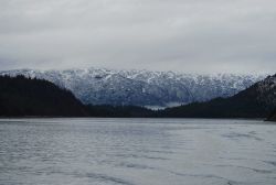 Looking west to mountains on the west side of Glacier Bay Image