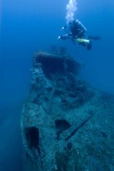 Diver over the bow of the NORTHERN LIGHT, a shipwreck in 190 feet water depth Image