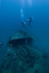 Divers on the shipwreck of the NORTHERN LIGHT at 190 feet. Image