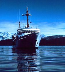 NOAA Ship RAINIER at Icy Bay. Image