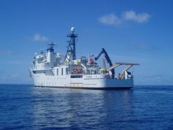 NOAA Ship HI'IALAKAI in the northwestern Hawaiian Islands Image