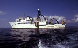 NOAA Ship OSCAR ELTON SETTE Image