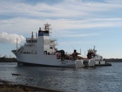 NOAA Ship PISCES Image