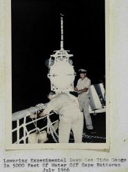 Deployment of experimental deepsea tide gauge Image