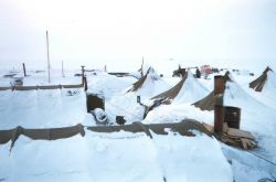 Drifting snow at Tigvariak Camp Image