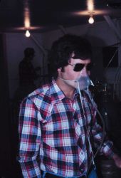 Demonstrating oxygen mask Image