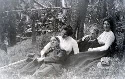 Lake Hotel employees Image