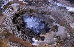 Unknown or unidentified hot spring in Shoshone Lake Geyser Basin Image